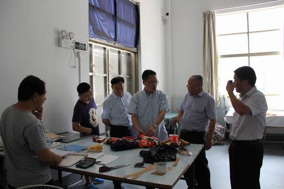 调整大小 丁总裁调研.JPG